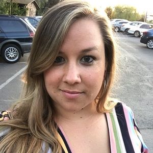 Meet your Posher, Leeann